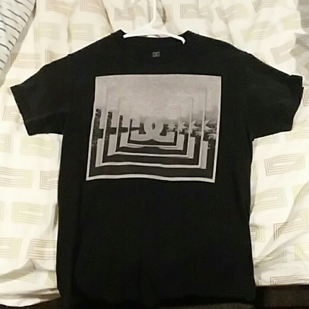 DC black and white graphic tee